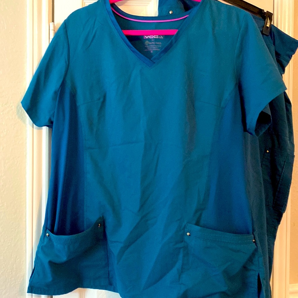 Scrub set XL top and PXL pants light green stretchy material comfortable fit.